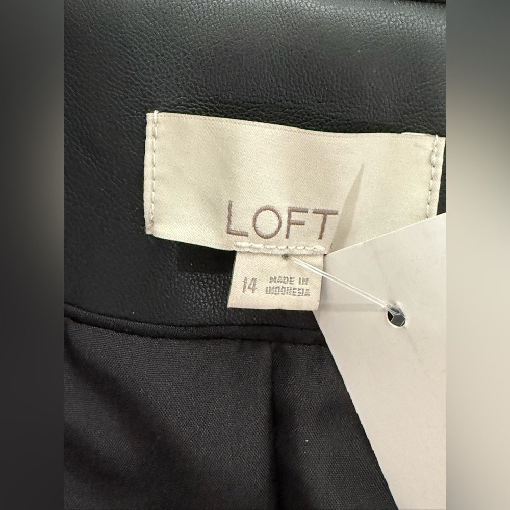 NWT. Loft, faux leather jacket in black. Size 14. - Picture 10 of 10
